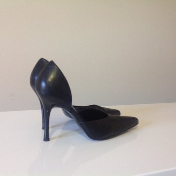 Black Pointy toed Pumps Size 9 - Picture 1 of 4